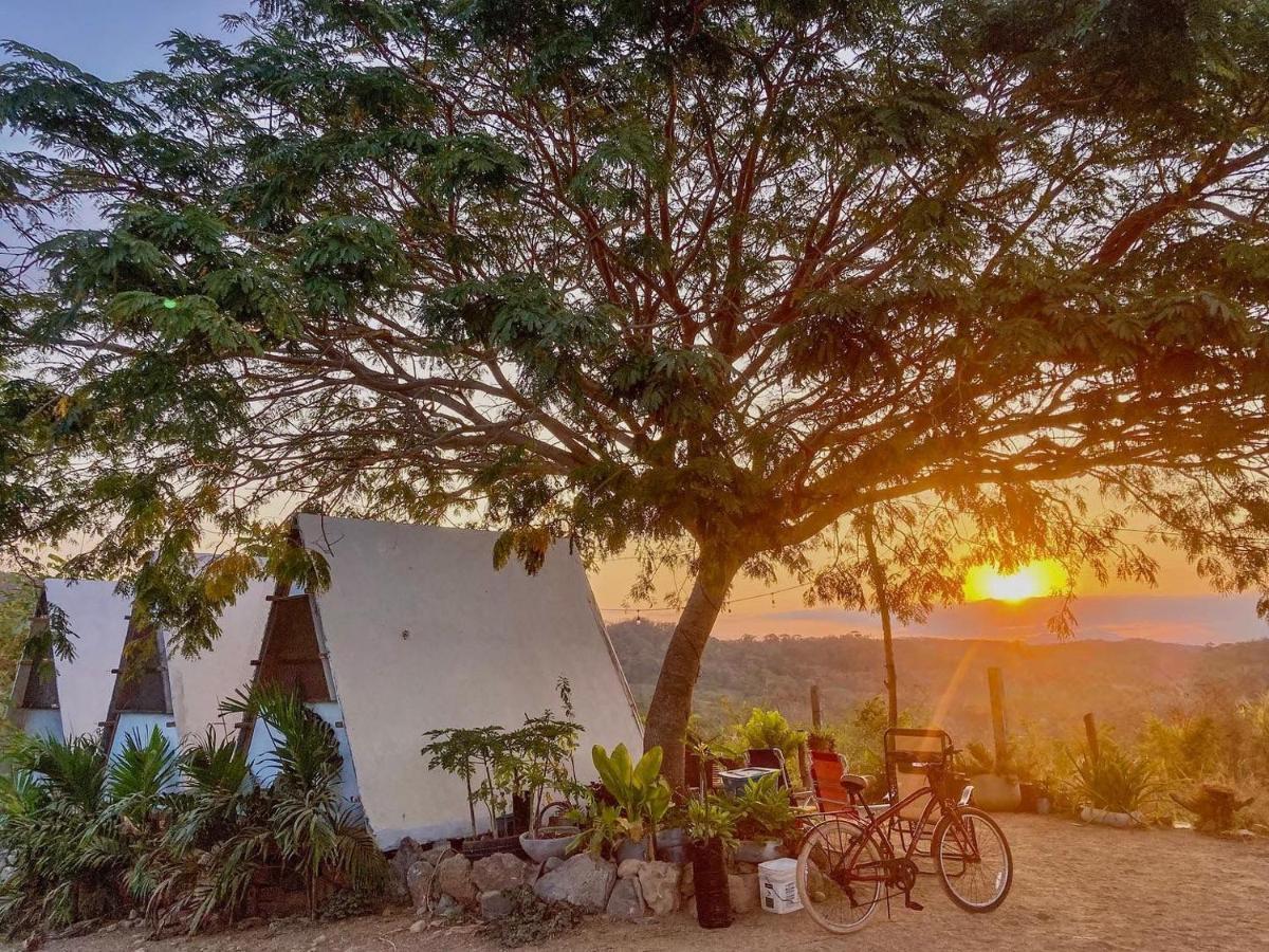 Hotel Glamping Tepeyollotl à Troncones Extérieur photo