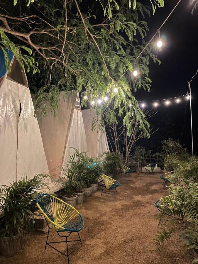 Hotel Glamping Tepeyollotl à Troncones Extérieur photo